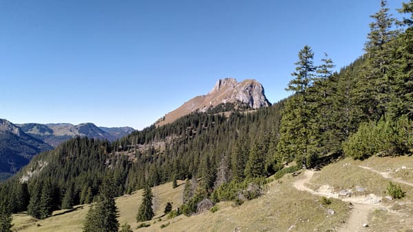Wanderung im Tannheimer Tal: Grän – Bad Kissinger Hütte – Aggenstein – Gräner Höhenweg – Füssener Joch