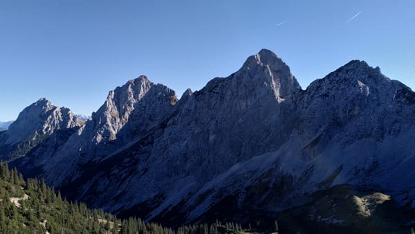 Wanderung im Tannheimer Tal: Grän – Bad Kissinger Hütte – Aggenstein – Gräner Höhenweg – Füssener Joch