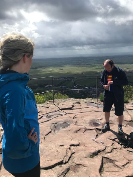 Rundwanderung im Trifels-Land bei Annweiler: Neukastell, Madenburg, Slevogtfelsen und Hohenberg