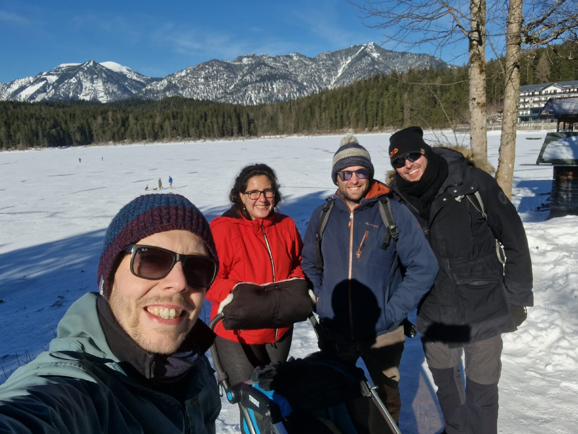 Winterwandern an der Zugspitze: Eibsee-Rundweg und Hochthörlehütte