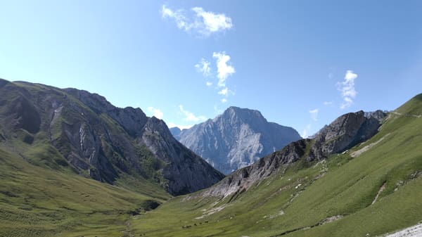 Wanderung zum Zugspitzblick am Gatterl und der urigen Einkehr Steinernes Hüttl bei Ehrwald