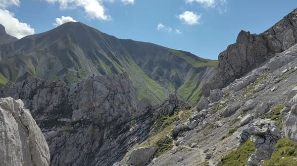 Wanderung zum Zugspitzblick am Gatterl und der urigen Einkehr Steinernes Hüttl bei Ehrwald