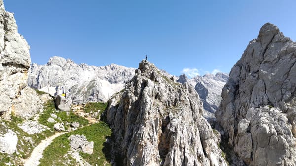 Wanderung zum Zugspitzblick am Gatterl und der urigen Einkehr Steinernes Hüttl bei Ehrwald