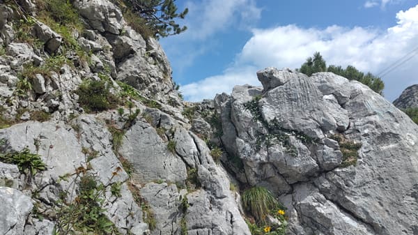 Wanderung durchs imposante Höllental mit tosender Höllentalklamm zum Kreuzeck bei Garmisch