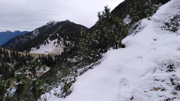 Gipfel-Wanderung Hoher Ziegspitz zum perfekten Zugspitz-Panorama bei Garmisch