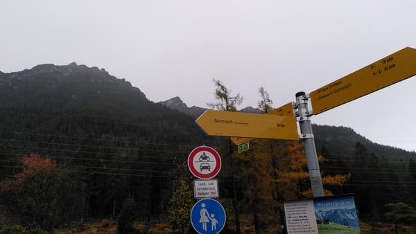 Regnerischer Panorama-Spaziergang auf dem Kramerplateau-Weg bei Garmisch