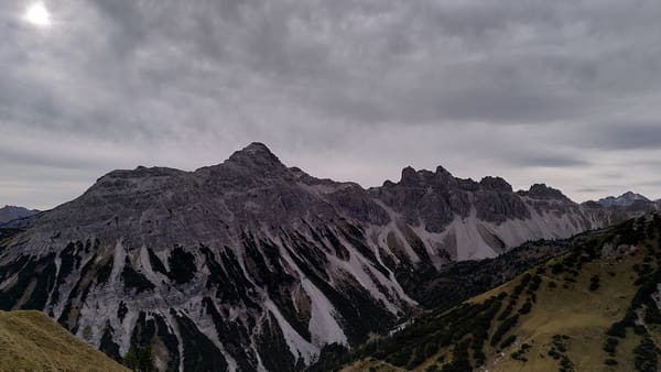 Wanderung im Tannheimer Tal: Neunerköpfle – Schochenspitze – Landsberger Hütte – Steinkarspitze – Vilsalpsee