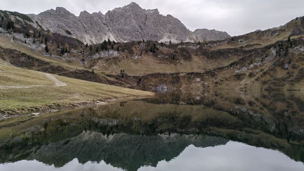 Wanderung im Tannheimer Tal: Neunerköpfle – Schochenspitze – Landsberger Hütte – Steinkarspitze – Vilsalpsee