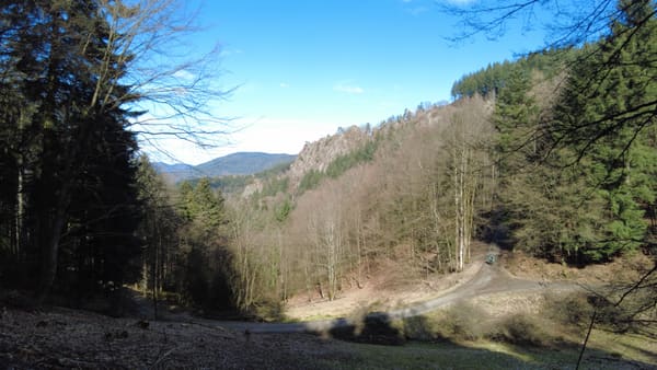 Schwarzwald-Wanderung im Murgtal: Elsbethütte, Dachsstein und Lautenfelsen bei Gernsbach