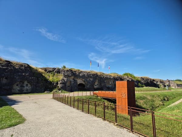 Radtour von Lothringen über Verdun entlang des Maasradwegs ins Tal der Semois in den Ardennen