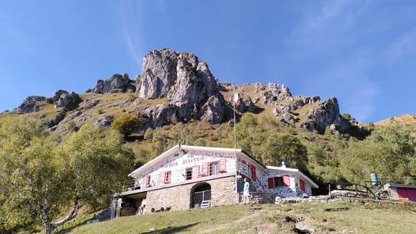 Monte Grona – Gipfel-Wanderung mit Comer-See-Panorama bei Menaggio