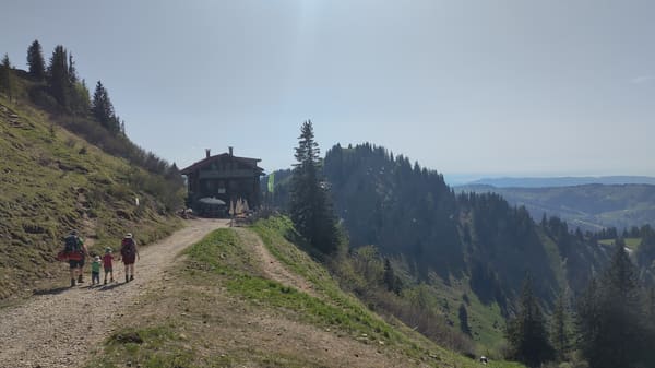 Hüttentour mit Kindern auf der Nagelfluhkette bei Oberstaufen im Allgäu