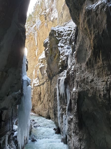 Wanderung durch die Partnachklamm auf den Eckbauer in Garmisch
