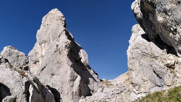 Wanderung im Tannheimer Tal: Nesselwängle – Gimpelhaus – Rote Flüh – Nesselwängler Scharte – Otto-Mayr-Hütte