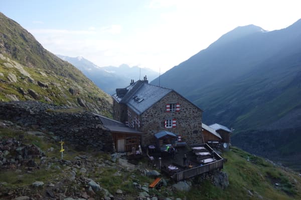 Stubaier Höhenweg: Fünftagestour von der Dresdner Hütte zur Innsbrucker Hütte