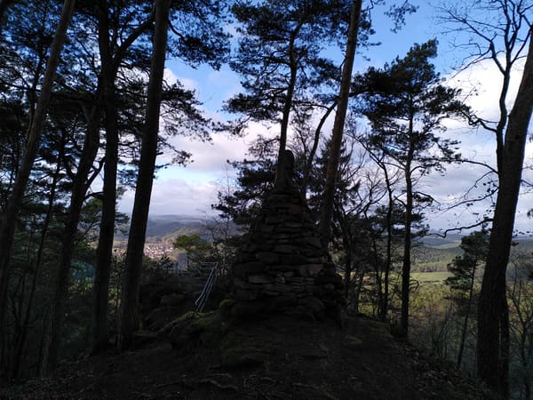 Wasgau-Felsenweg bei Vorderweidenthal und Oberschlettenbach im Pfälzer Wald