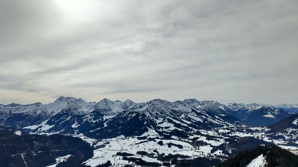 Gipfelwanderung Zinken mit 1a-Panorama über Tannheimer Tal und Allgäuer Alpen
