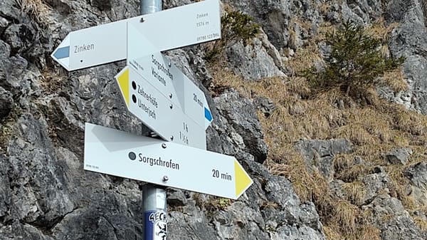Gipfelwanderung Zinken mit 1a-Panorama über Tannheimer Tal und Allgäuer Alpen