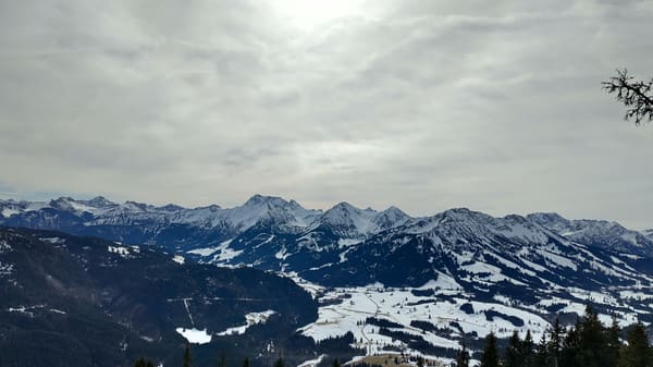 Gipfelwanderung Zinken mit 1a-Panorama über Tannheimer Tal und Allgäuer Alpen