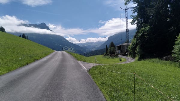Bikepacking Trans-Schweiz: Von Zürich nach Luzern über den Klausenpass, die Große Scheidegg und die Berner Voralpen