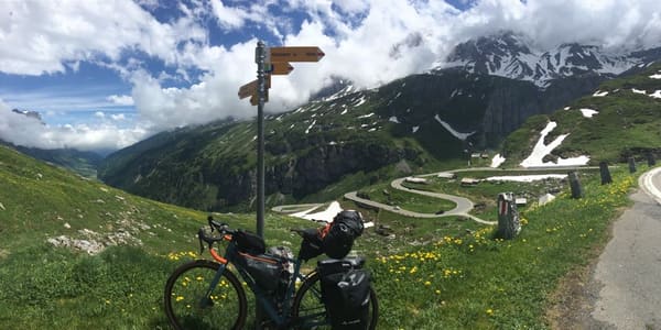 Bikepacking Trans-Schweiz: Von Zürich nach Luzern über den Klausenpass, die Große Scheidegg und die Berner Voralpen